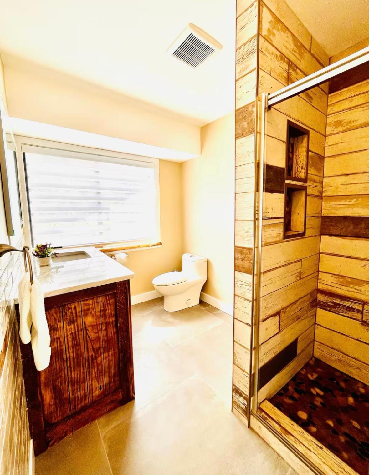 Oceanside Manor - Fancy Room - Golf Course & Beach View Кваликум-Бич Экстерьер фото